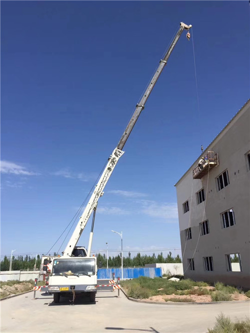 江南区“轻装强干”—— 吊车的 “轻量化臂架” 技术