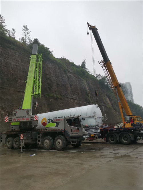 江南区“不怕风雨冻”—— 吊车的 “恶劣环境适应” 技术
